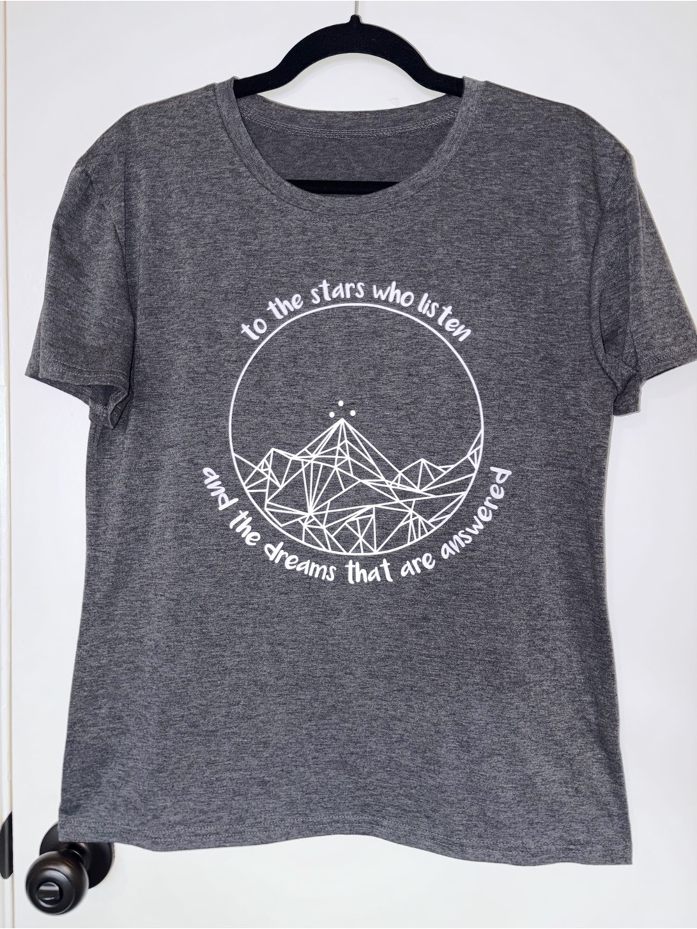 Medium ACOTAR To The Stars Who Listen T Shirt